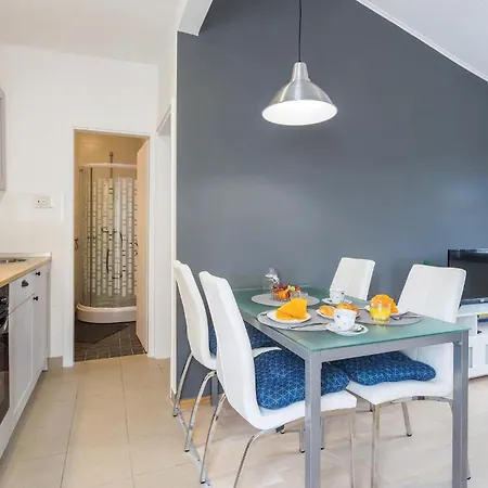 Lägenhet One-bedroom In Poreč